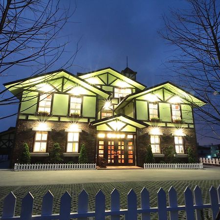 Luxembourg Hills Homestay 礁渓郷 エクステリア 写真