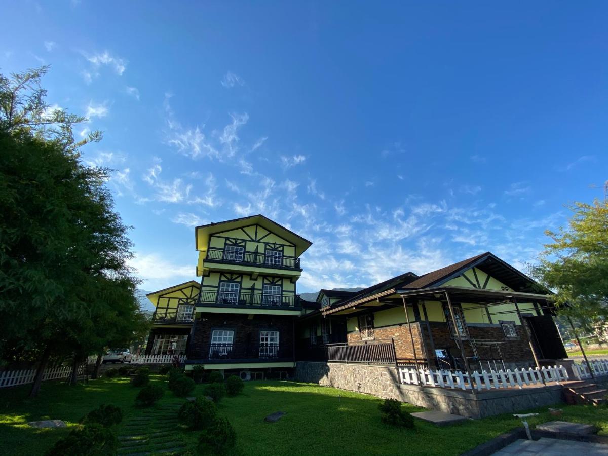 Luxembourg Hills Homestay 礁渓郷 エクステリア 写真
