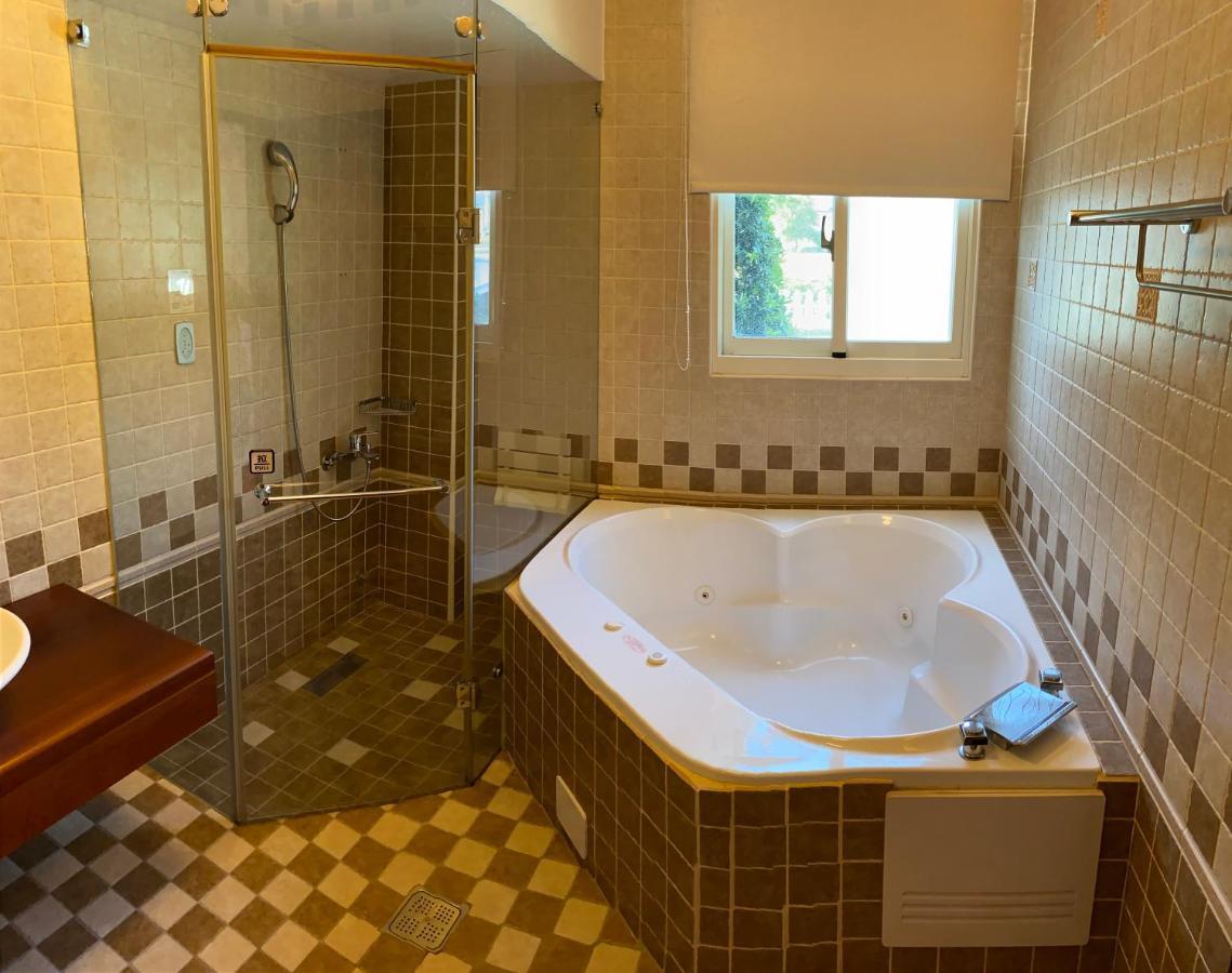 Luxembourg Hills Homestay 礁渓郷 エクステリア 写真
