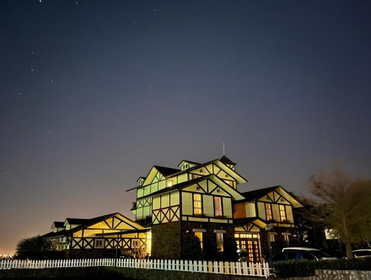Luxembourg Hills Homestay 礁渓郷 エクステリア 写真