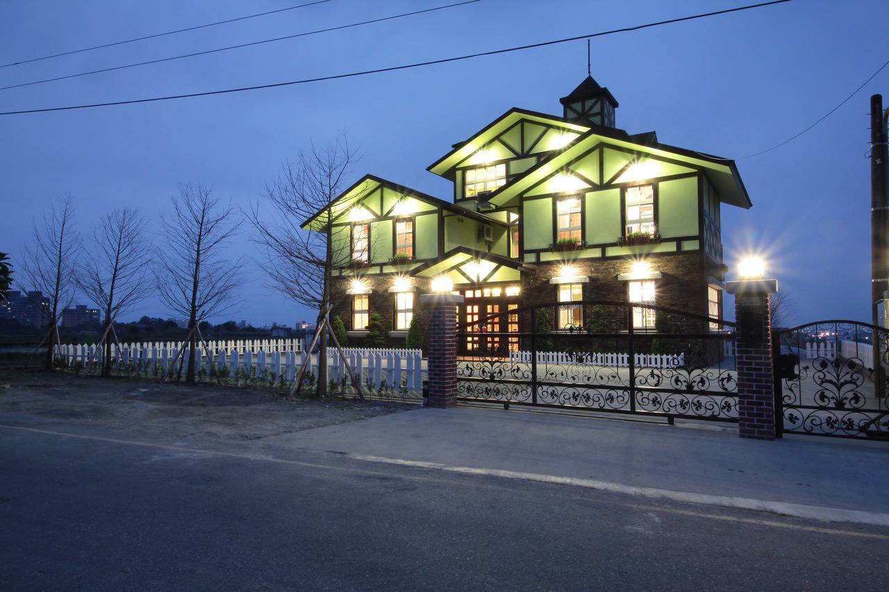 Luxembourg Hills Homestay 礁渓郷 エクステリア 写真