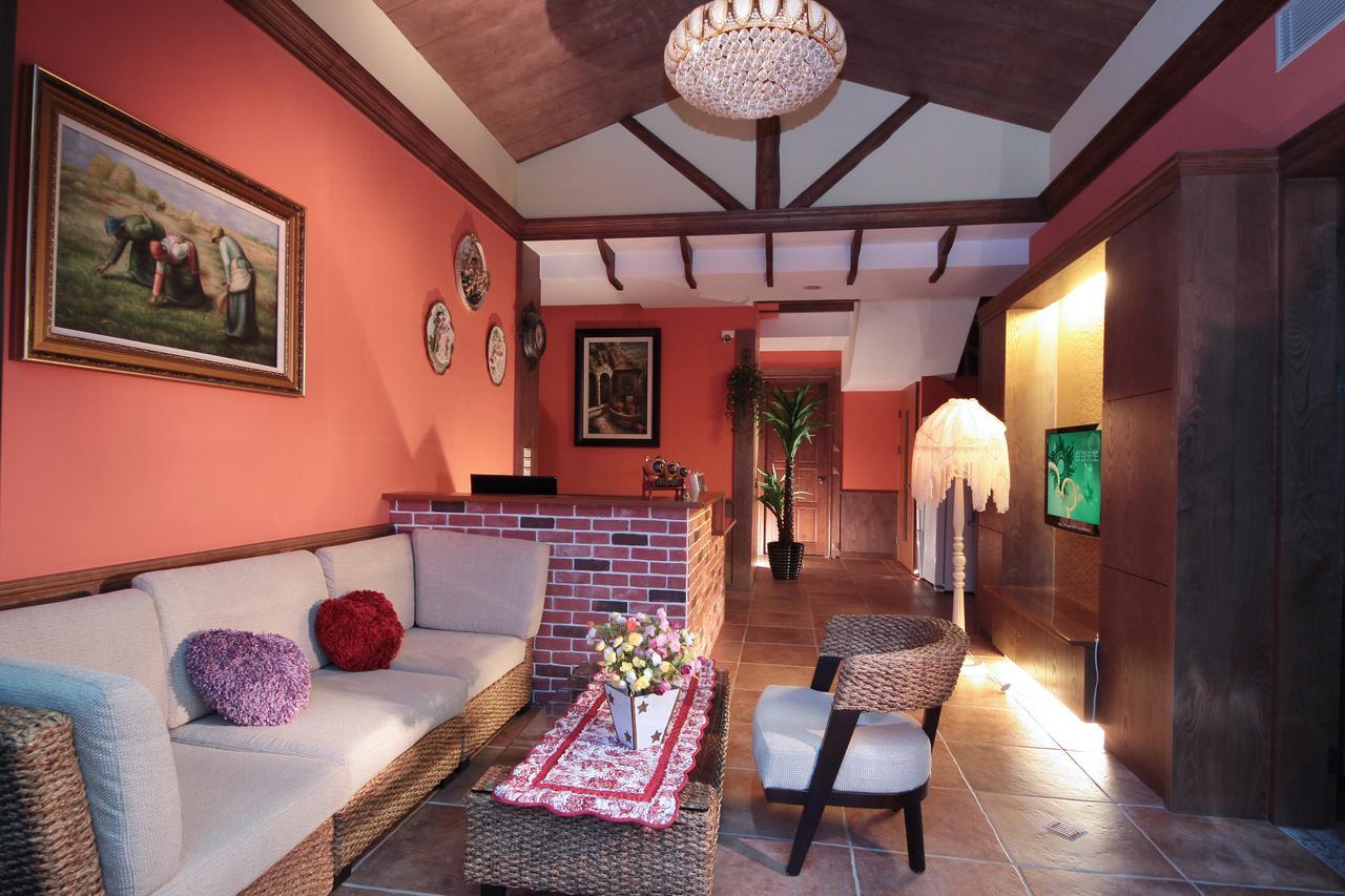 Luxembourg Hills Homestay 礁渓郷 エクステリア 写真
