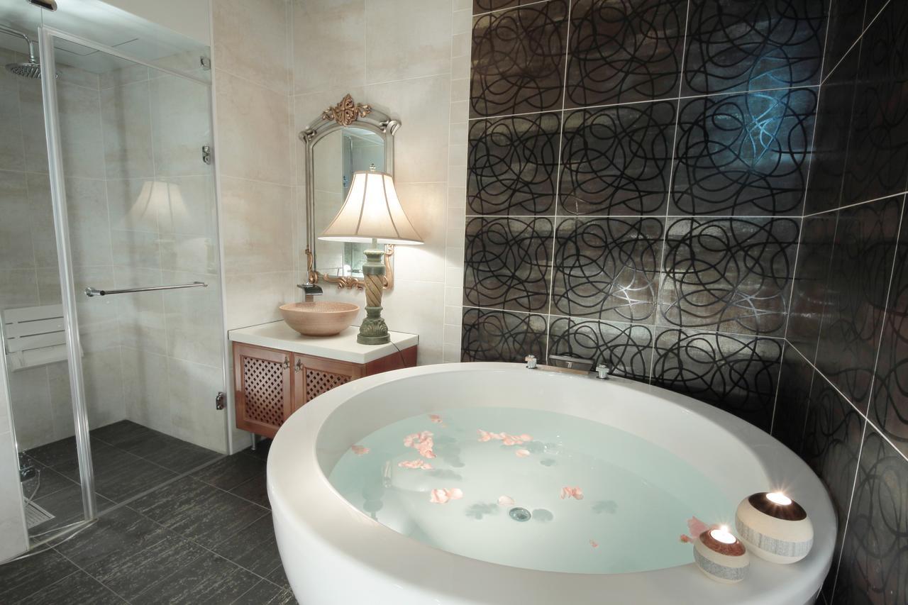 Luxembourg Hills Homestay 礁渓郷 エクステリア 写真