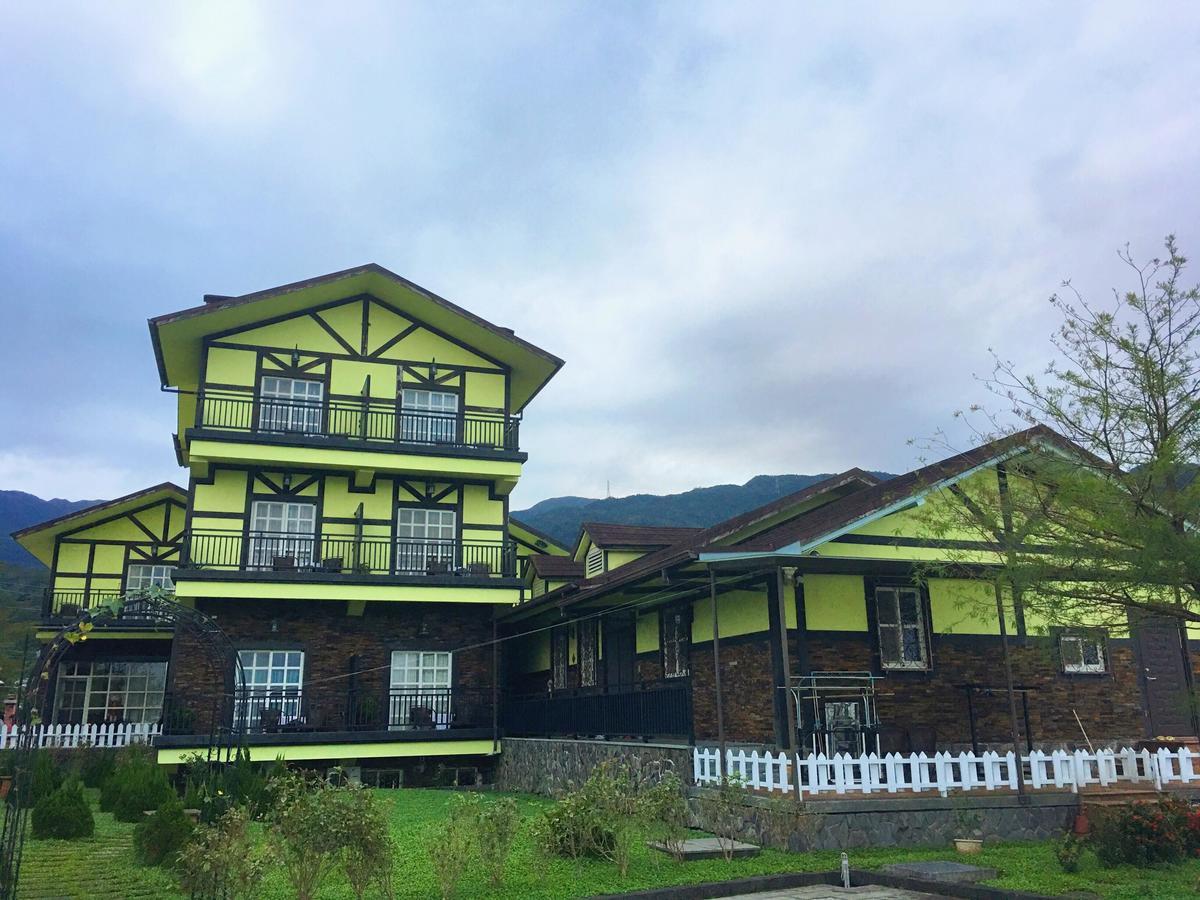 Luxembourg Hills Homestay 礁渓郷 エクステリア 写真
