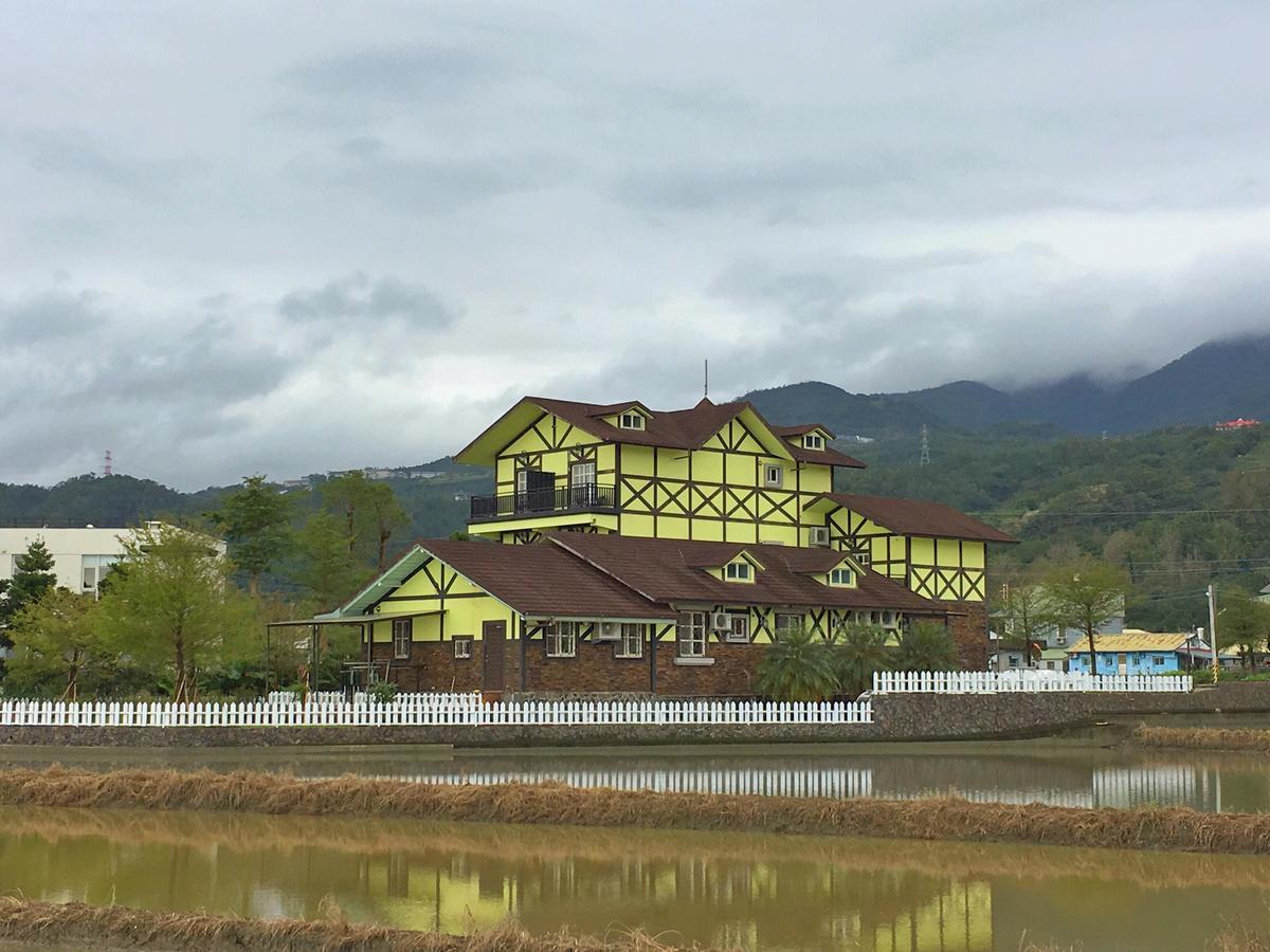Luxembourg Hills Homestay 礁渓郷 エクステリア 写真